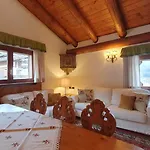 Alba *